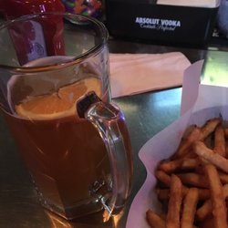 DC's Sports Bar - Blue moon and fries