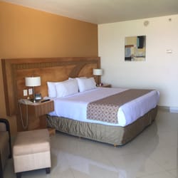 Crowne Plaza - Room 511