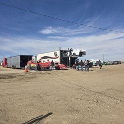 I 76 Speedway - Unloading in the pits