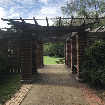 Dumbarton Oak Park - Hiking Near Me - Washington, DC, District of Columbia