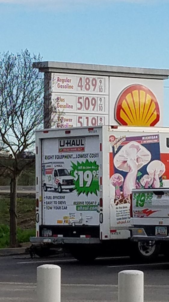 SHELL Updated September 2024 11 Photos 717 W 8th St, Stockton