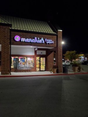 Menchie's Frozen Yogurt by null
