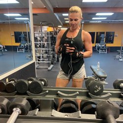 Roman Vitus - Fit mom of 4