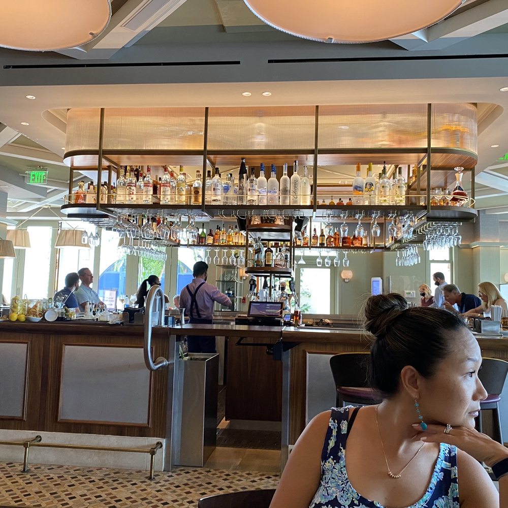 Henry's Palm Beach - Bar area - Bars Near Me - Palm Beach, Florida