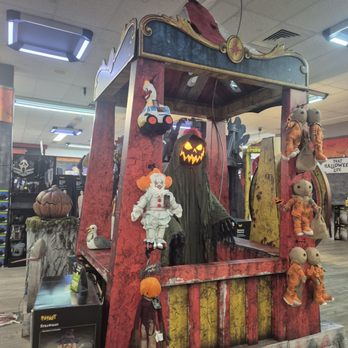 Spirit Halloween - Accessories Near Me - Solon, Ohio Spirit Halloween - Accessories Near Me - Solon, Ohio