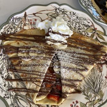 Allena Le Petit Sucre - Nutella Crepe with Strawberries and Banana - Acai Bowls Near Me - Prescott, Arizona