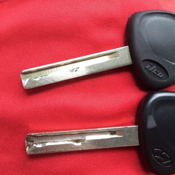 Safeway Locksmith - Too key is key from his shop, bottom key is OEM Hyundai key I had originally brought to have cut by Safeway locksmith. - Keys & Locksmiths Near Me - Valencia, California Safeway Locksmith - Too key is key from his shop, bottom key is OEM Hyundai key I had originally brought to have cut by Safeway locksmith. - Keys & Locksmiths Near Me - Valencia, California
