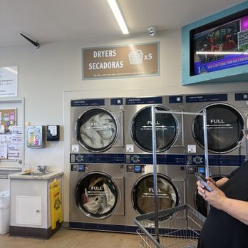 Paradise Laundry - Roseville - Laundromat Near Me - Roseville, California Paradise Laundry - Roseville - Laundromat Near Me - Roseville, California