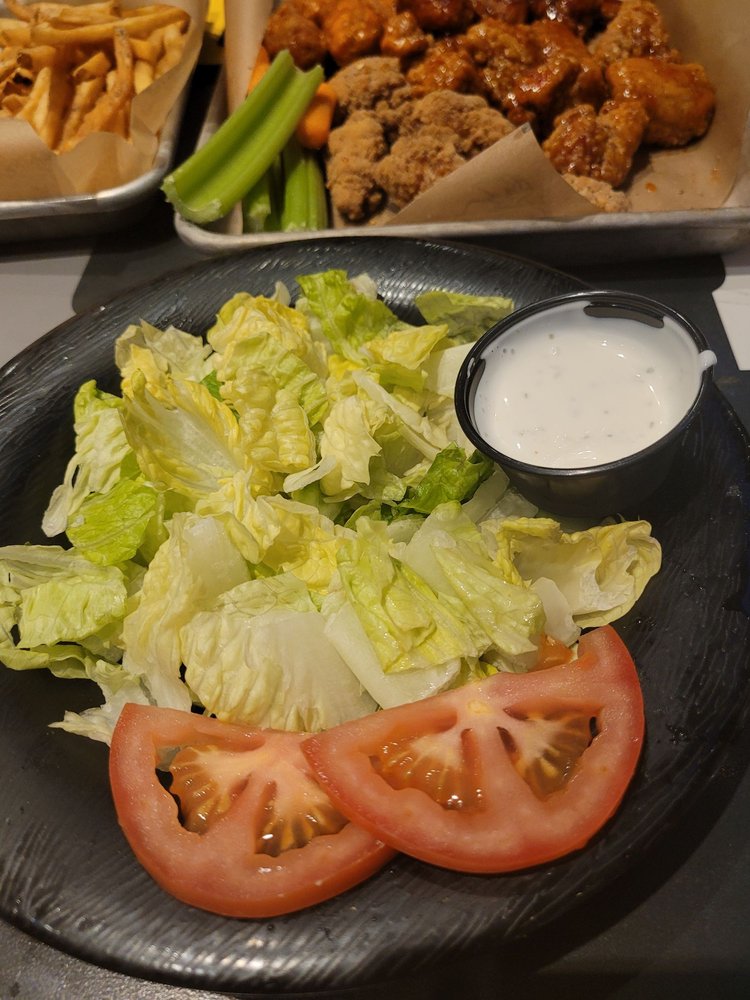 BUFFALO WILD WINGS 359 Photos & 553 Reviews American (Traditional
