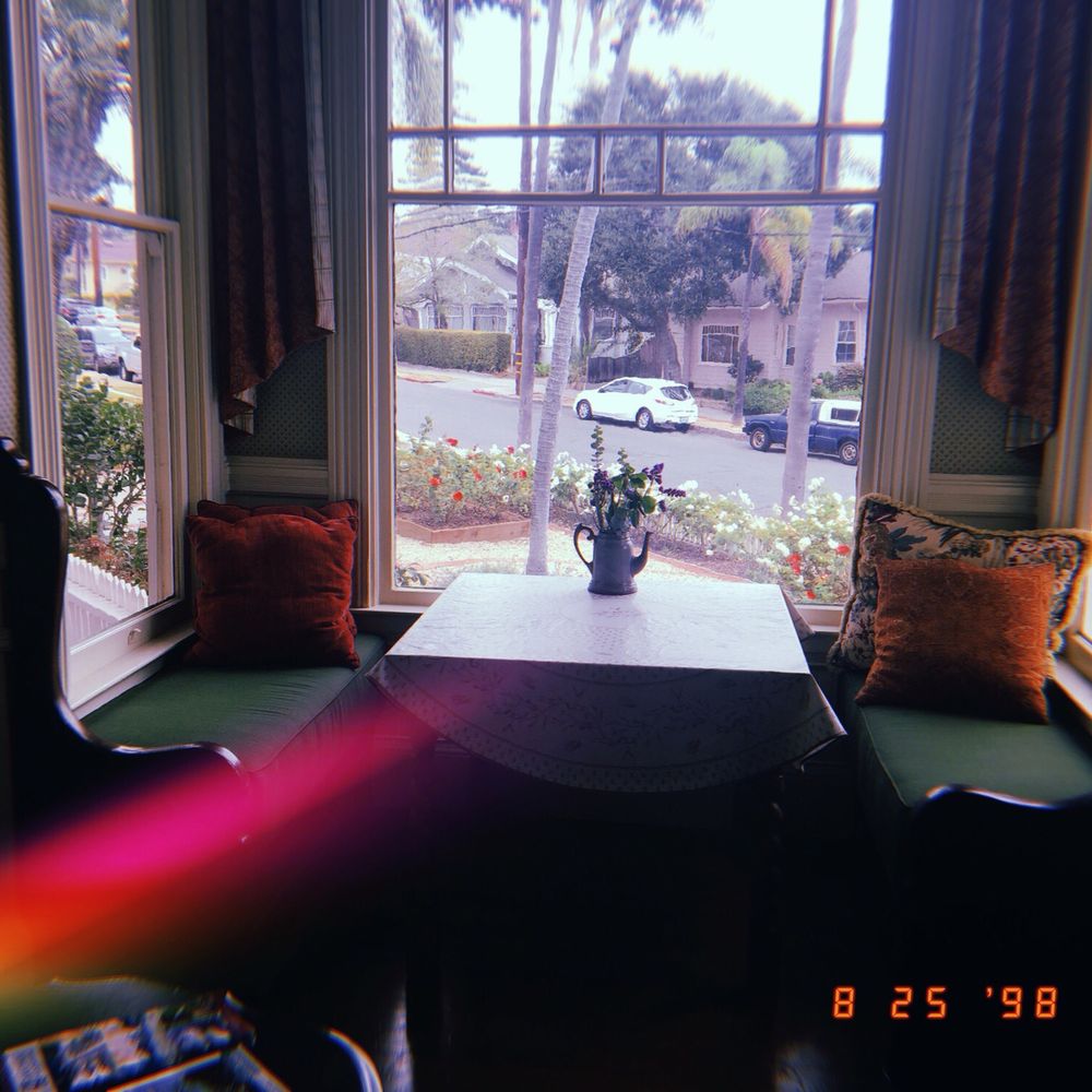 Cheshire Cat Inn - Bed & Breakfast Near Me - Santa Barbara, California