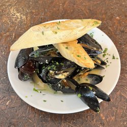 The Front Porch Restaurant - North Atlantic Mussels