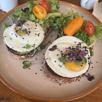 La Mulata - Guacamole Toast - black sesame was a fun twist - Cuban Near Me - Miami Beach, Florida