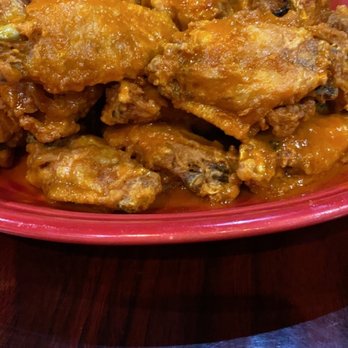 Grandad's Pizza & Pub - 18 spicy garlic wings - not crazy heat, nice crisp - Pizza Near Me - Hilliard, Ohio