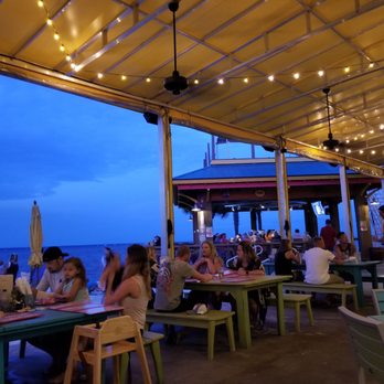 LuLu's Destin - Outside seating - Seafood Near Me - Destin, Florida