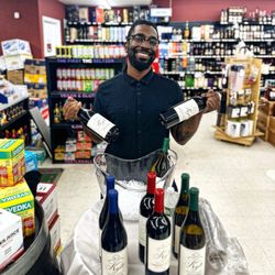 Montgomery Discount Wine Market - Kyle wine tasting