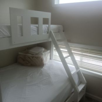 BluFin Bungalows & Marina - Bunk beds room #2 - Vacation Rentals Near Me - Chincoteague, Virginia BluFin Bungalows & Marina - Bunk beds room #2 - Vacation Rentals Near Me - Chincoteague, Virginia