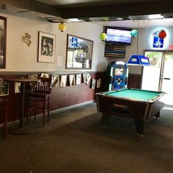 Public House - Free pool on Wednesday!