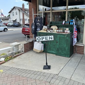 Cornersmiths - Outside display - Antiques Near Me - Canal Winchester, Ohio