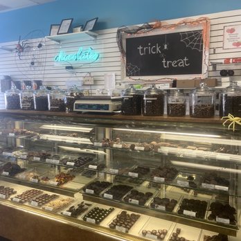 Carousel Chocolates & Popcorn - Chocolate - Chocolatiers & Shops Near Me - O'Fallon, Missouri
