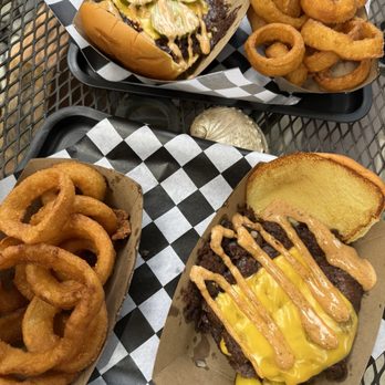 Small's Smash Club - Burgers Near Me - Laguna Beach, California Small's Smash Club - Burgers Near Me - Laguna Beach, California