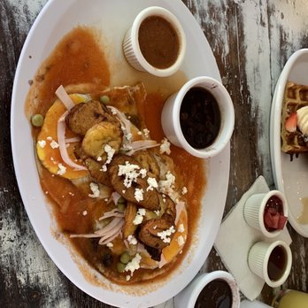 Que Huevos - Huevos Motuleños - Breakfast & Brunch Near Me - Playa del Carmen, ROO Que Huevos - Huevos Motuleños - Breakfast & Brunch Near Me - Playa del Carmen, ROO