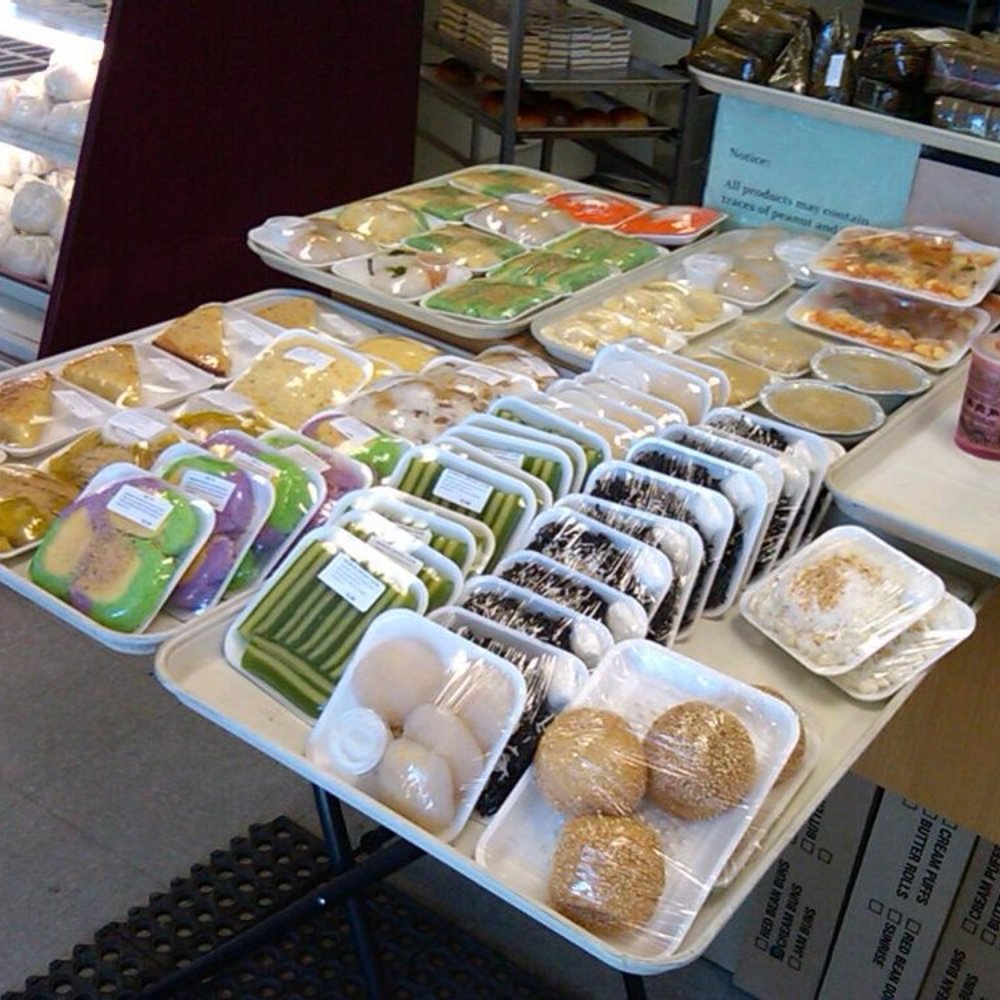 Fong Thanh Bakery - a variety of pastries on a table - Bakeries Near Me - Calgary, Alberta Fong Thanh Bakery - a variety of pastries on a table - Bakeries Near Me - Calgary, Alberta