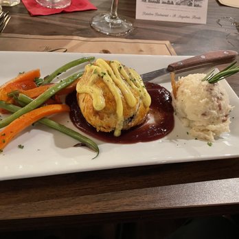 The Raintree Restaurant - Beef Wellington - American Near Me - Saint Augustine, Florida