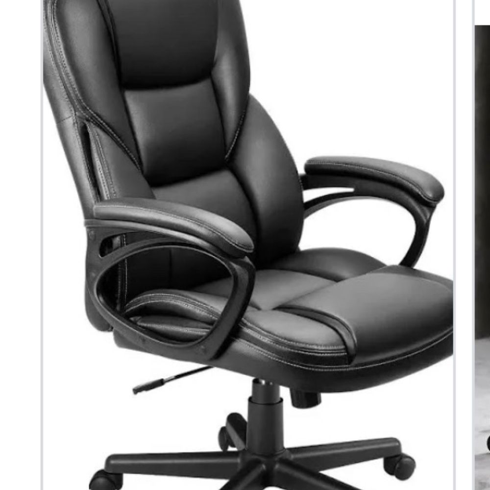 The chair we received The chair we received