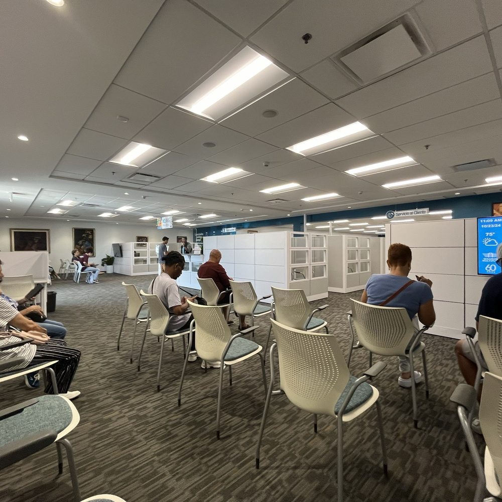 Cooperativa de Seguros Multiples - Sala de espera - Insurance Near Me - Caguas, Puerto Rico
