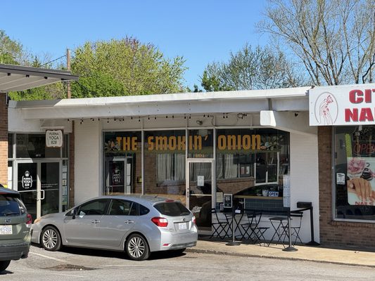 The Smokin' Onion Restaurant + Food Truck by null