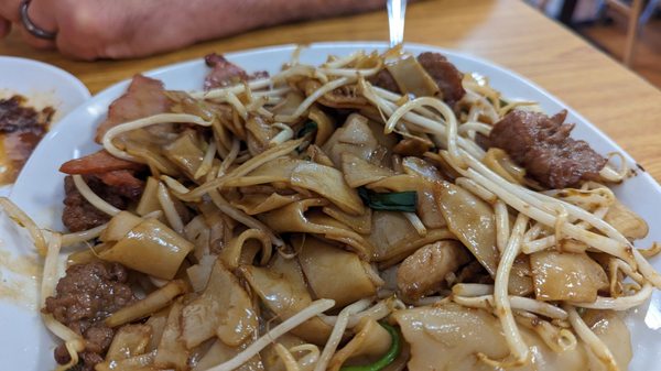 Yang Kee BBQ Noodle by null