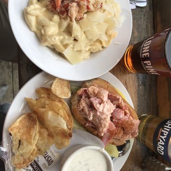 Side Street Cafe - Lobster roll, clam chowder, lobster Mac and cheese. - American Near Me - Bar Harbor, Maine