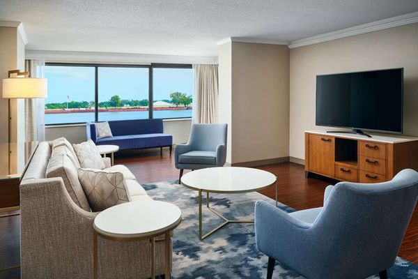 Hilton New Orleans Riverside by null