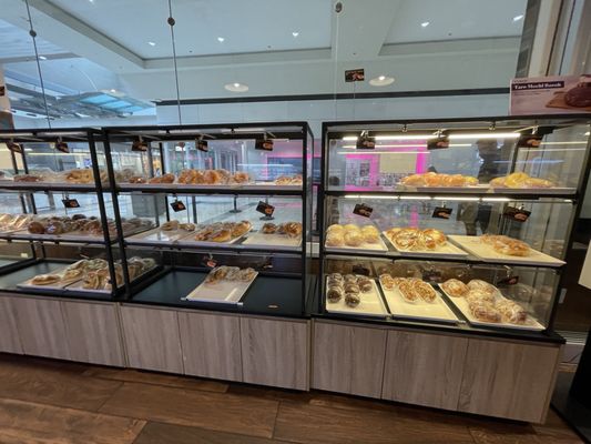 85°C Bakery Cafe by null