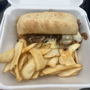 Andersons Eatery and Distillery - Prime Rib Sandwich - Whiskey Bars Near Me - Denton, Texas