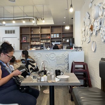 Eggstatic - Interior - Breakfast & Brunch Near Me - Toronto, Ontario