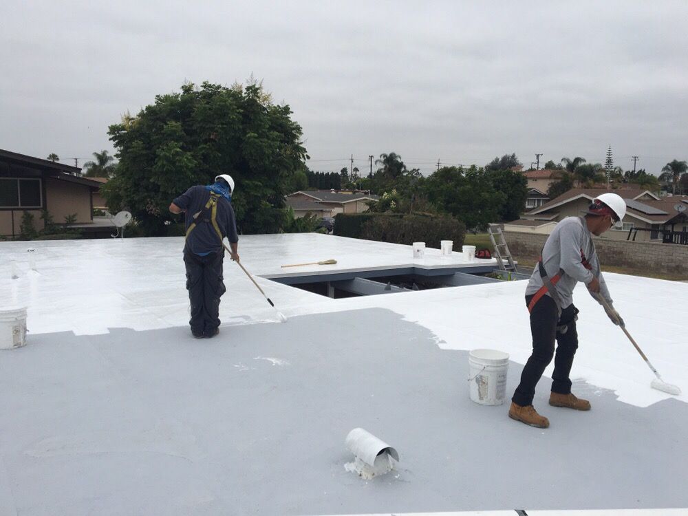 Slide of Luis Mendoza Roofing