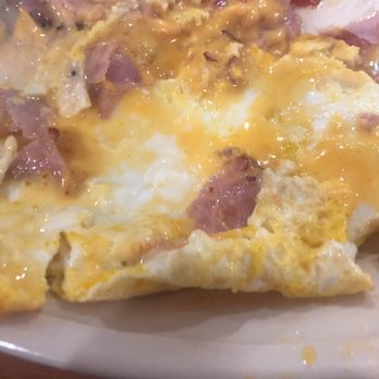 Bar-B-Q Bill's - Raw/runny egg filled omelet - Barbeque Near Me - Chiefland, Florida