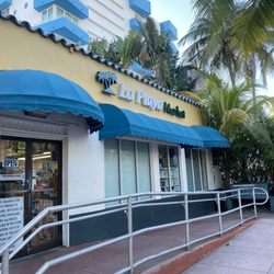 La Playa Supermarket