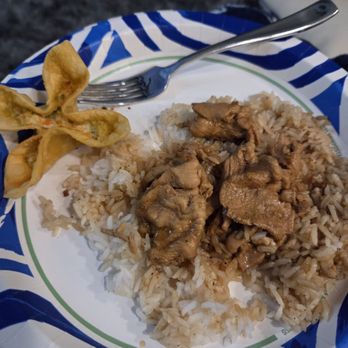 Yummy Thai Food - Garlic chicken & crab rangoon - Food Trucks Near Me