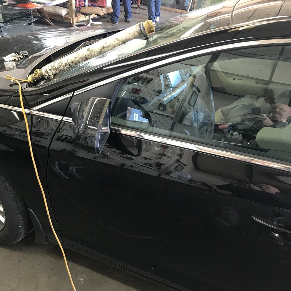 A1 Windshield Repair Springfield, Mo 65802 - Fluorescent light after filling front windshield crack. Turned out great! - Windshield Installation & Repair Near Me - Springfield, Missouri