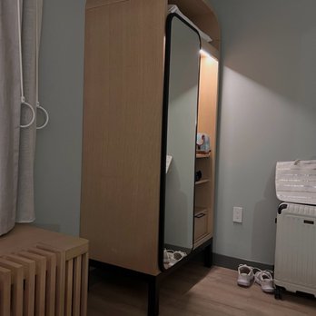 Rosen Plaza - This is the only closet space you get - Hotels Near Me - Orlando, Florida Rosen Plaza - This is the only closet space you get - Hotels Near Me - Orlando, Florida