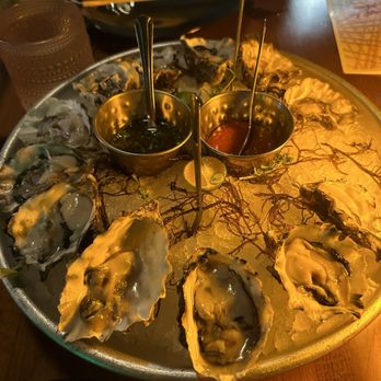 Straits - Honolulu - Oysters - Asian Fusion Near Me - Honolulu, Hawaii Straits - Honolulu - Oysters - Asian Fusion Near Me - Honolulu, Hawaii