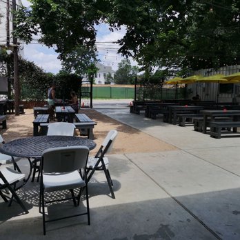 Under the Radar Brewery - Lots of space - Brewpubs Near Me - Houston, Texas