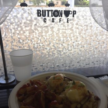Button Up Cafe - Corn beef hash benny with potato hash - Breakfast & Brunch Near Me - Pearl City, Hawaii Button Up Cafe - Corn beef hash benny with potato hash - Breakfast & Brunch Near Me - Pearl City, Hawaii