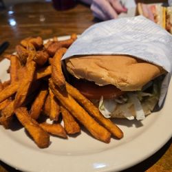 Beefmaster Steakhouse - Jalapeno burger with sweet potatoe fries