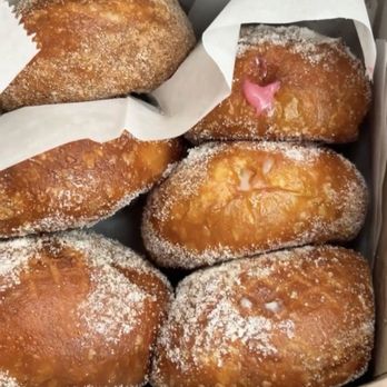Leonard's Bakery - Original, cinnamon, guava, custard, and coconut ! - Bakeries Near Me - Honolulu, Hawaii Leonard's Bakery - Original, cinnamon, guava, custard, and coconut ! - Bakeries Near Me - Honolulu, Hawaii