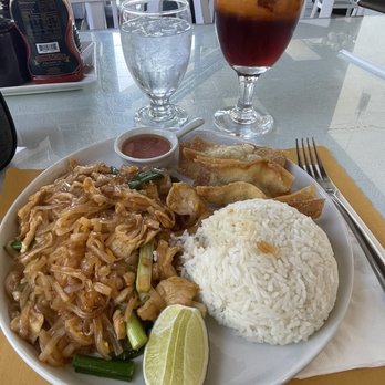 Baan Thai - Thai Near Me - Panorama City, California