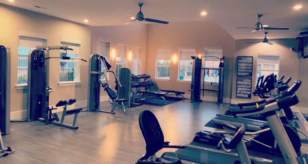 WALKERTOWN LANDING Updated October 2024 5400 Walkertown Landing Cir