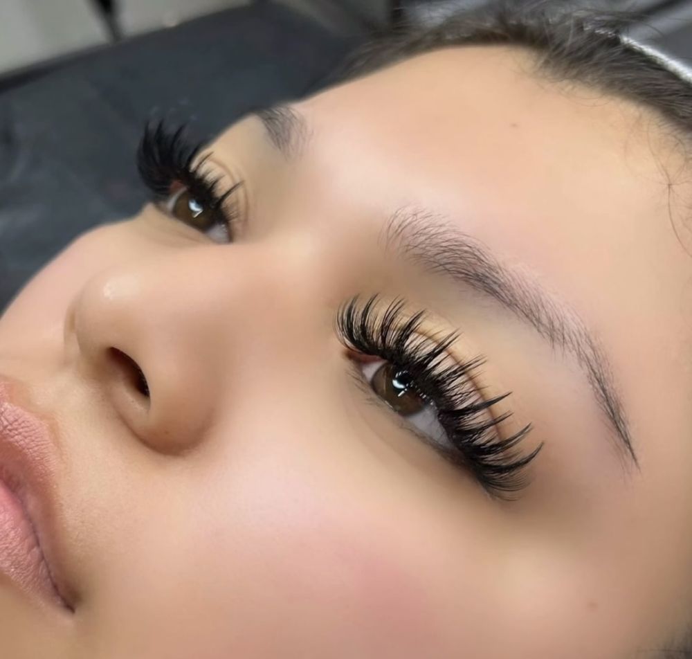 Gorjes Lashes Logo